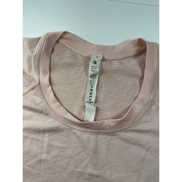 Lululemon Swiftly Tech Short Sleeve (Breeze) *Relaxed Fit Size 14 BLISSFUL PINK - Picture 4 of 4